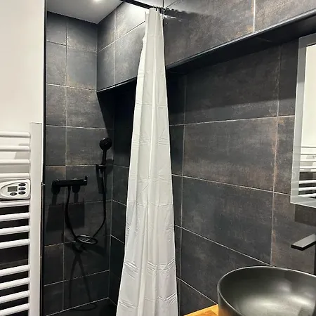 Rdc La Tour Apartment *